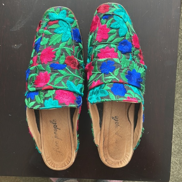 FREE PEOPLE Floral At Ease Brocade Slides - Picture 2 of 5